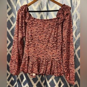 NWT Ann Taylor LOFT Blouse Size Medium Tiger Print Ruffle Bottom